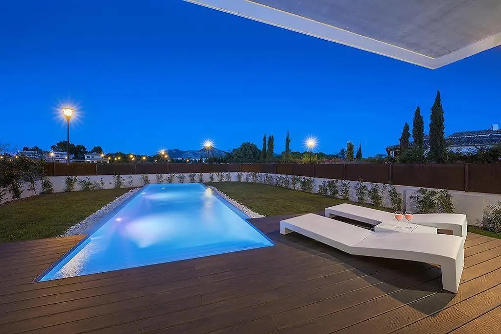 Villa Roser - Family Only